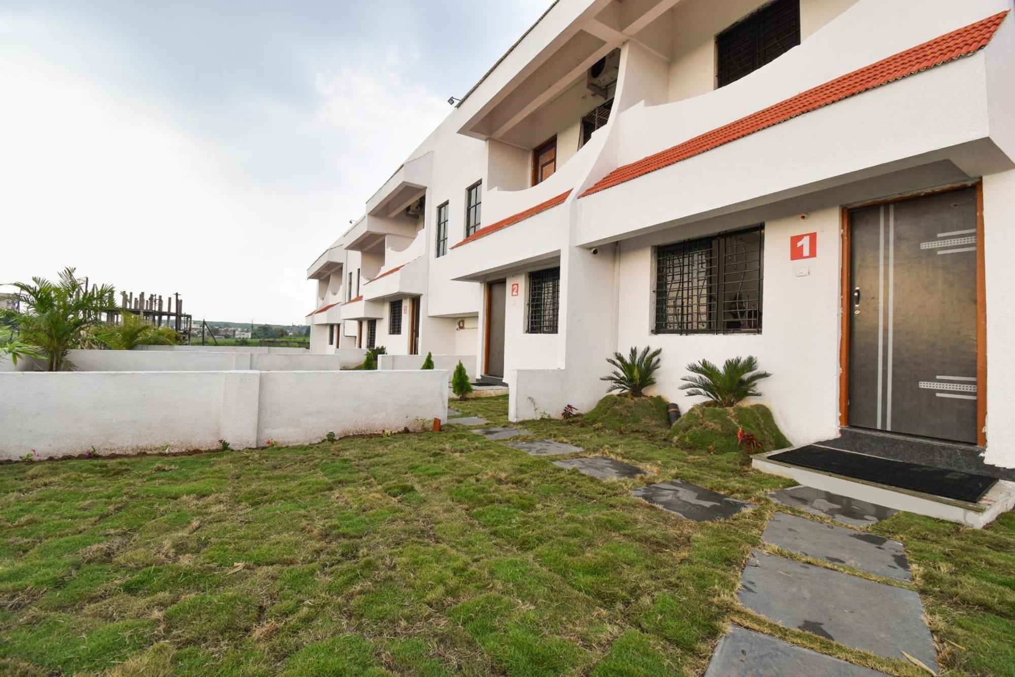 Spot On Carnival Resorts Raipur  Exterior photo