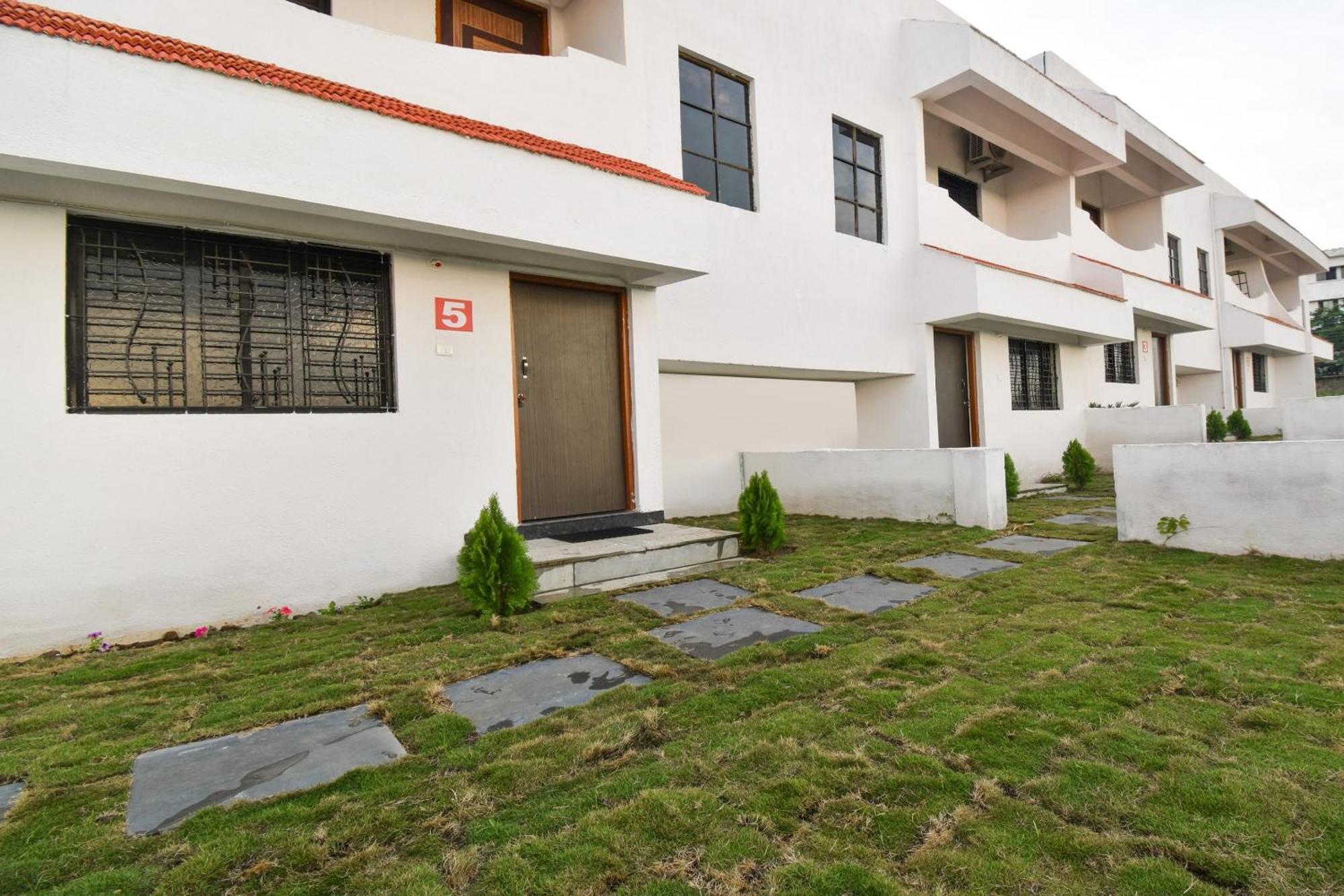 Spot On Carnival Resorts Raipur  Exterior photo