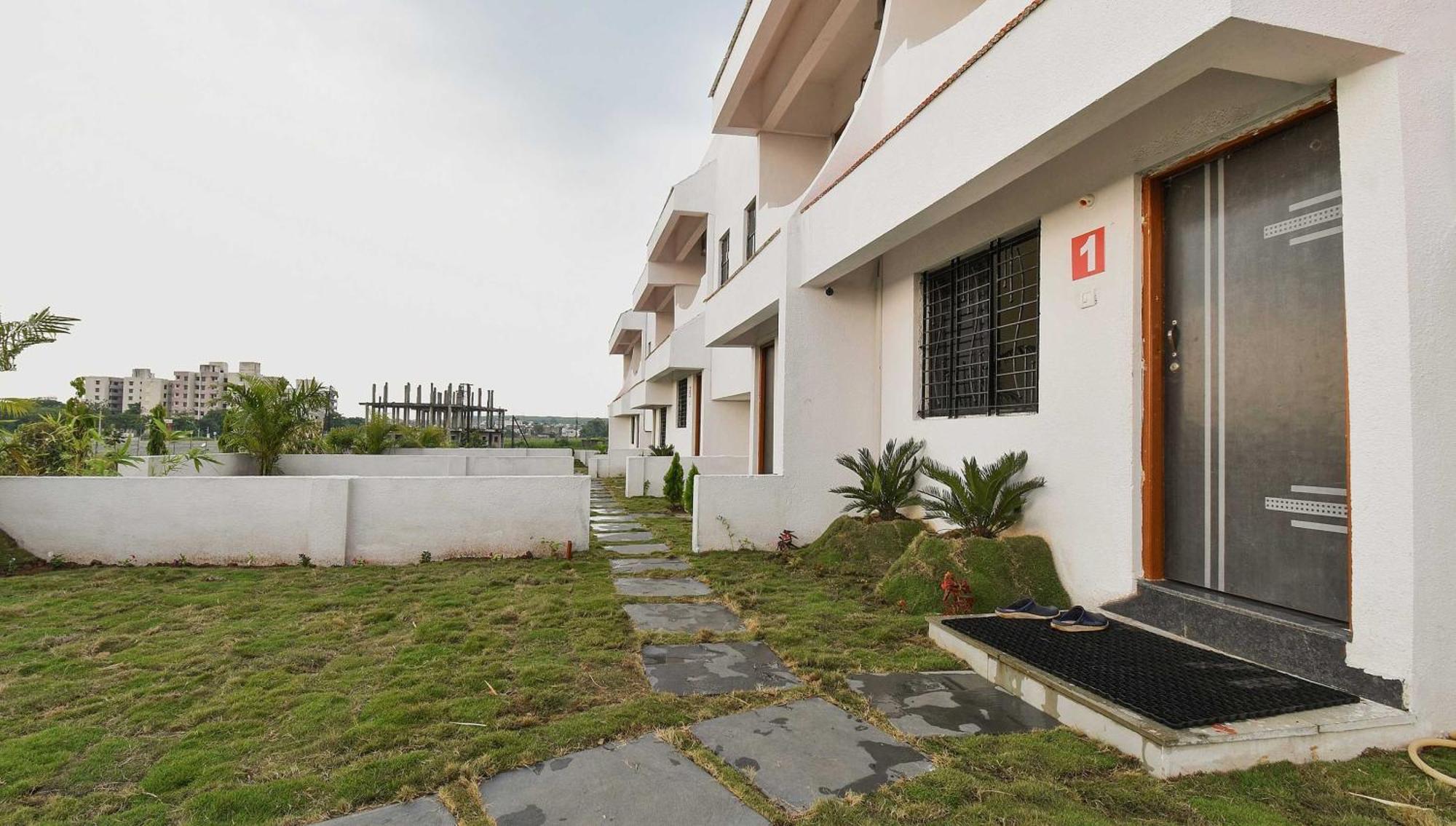 Spot On Carnival Resorts Raipur  Exterior photo